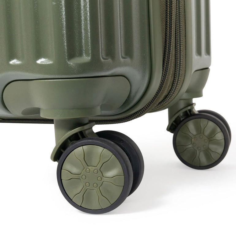 Explorer Destinations Expandable Large Luggage