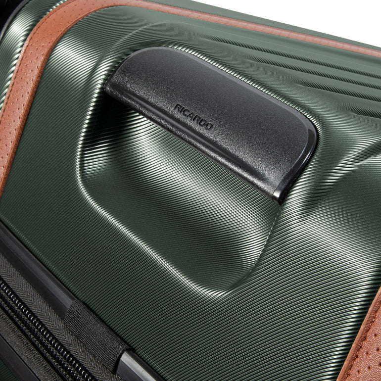 Ricardo Beverly Hills Montecito 2.0 Hardside Medium Check-In Expandable Spinner Luggage