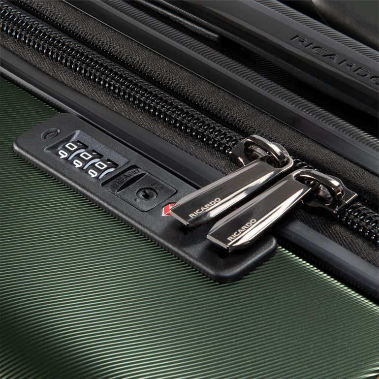 Ricardo Beverly Hills Montecito 2.0 Hardside Medium Check-In Expandable Spinner Luggage