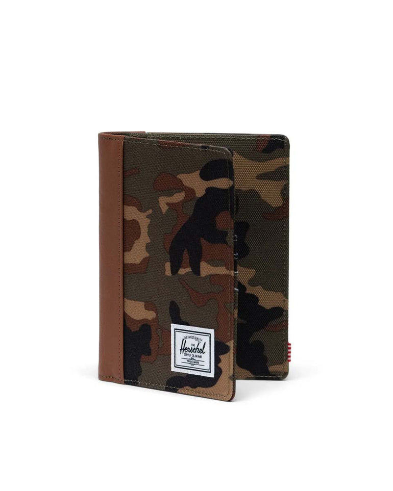 Herschel Raynor Passport Holder - Woodland Camo