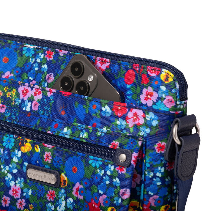 Baggallini Go Bagg With RFID Phone Wristlet