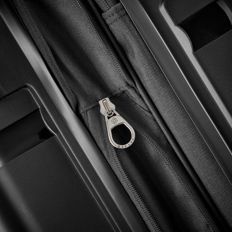 Samsonite Outline Pro Medium Expandable Spinner Luggage