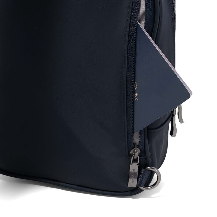 Baggallini Waverly Sling